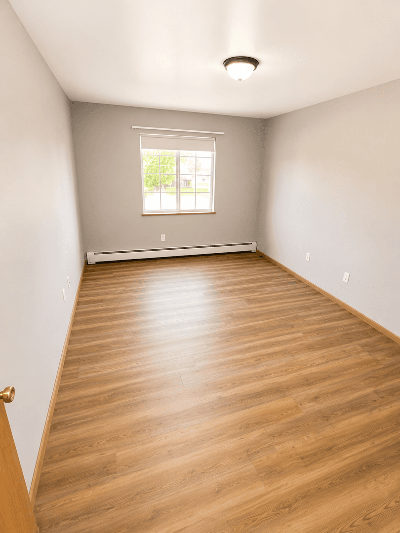 Sparta Apartment: 604 N Black River St