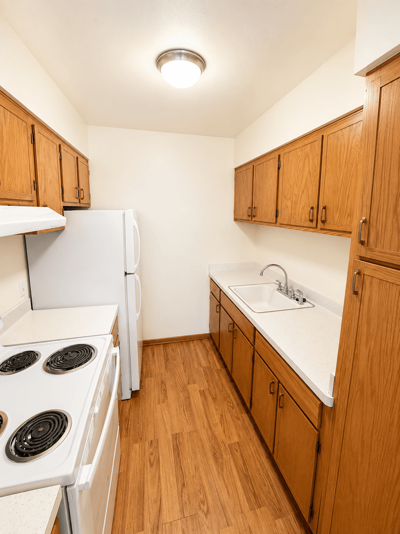 Sparta Apartment: 604 N Black River St