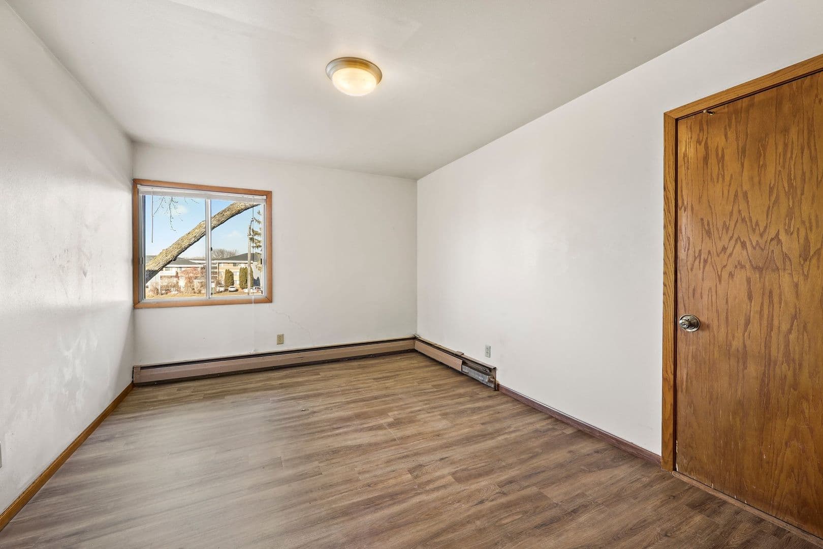 Whitewater Apartment: 1156 W Carriage Drive