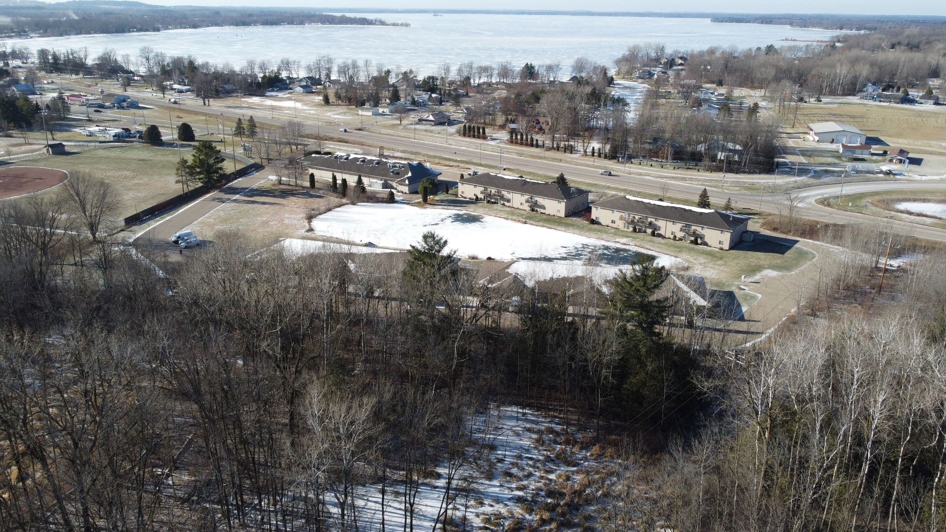 Cecil Apartment: 363 Meadowview Road