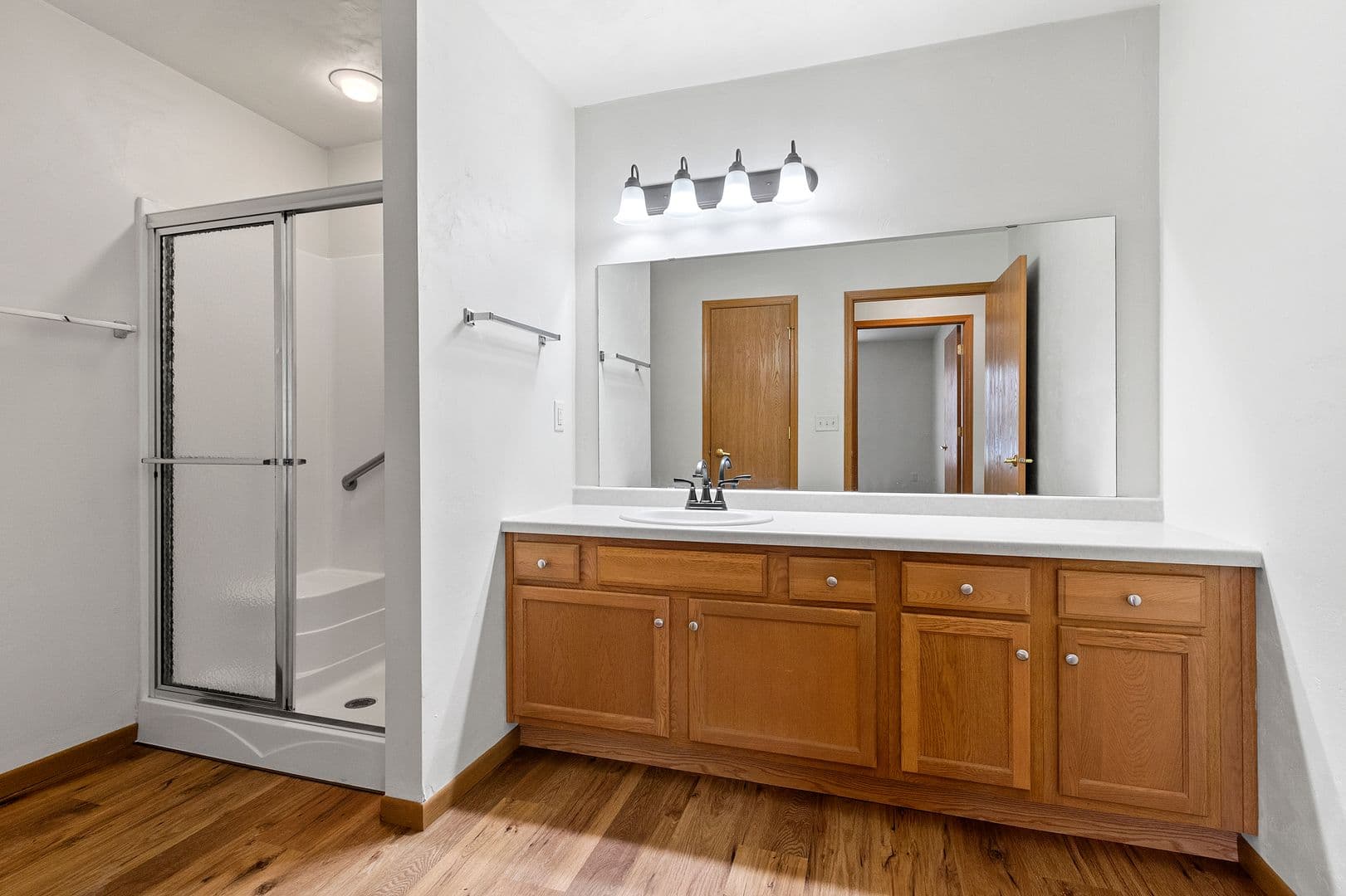 Cecil Apartment: 363 Meadowview Road
