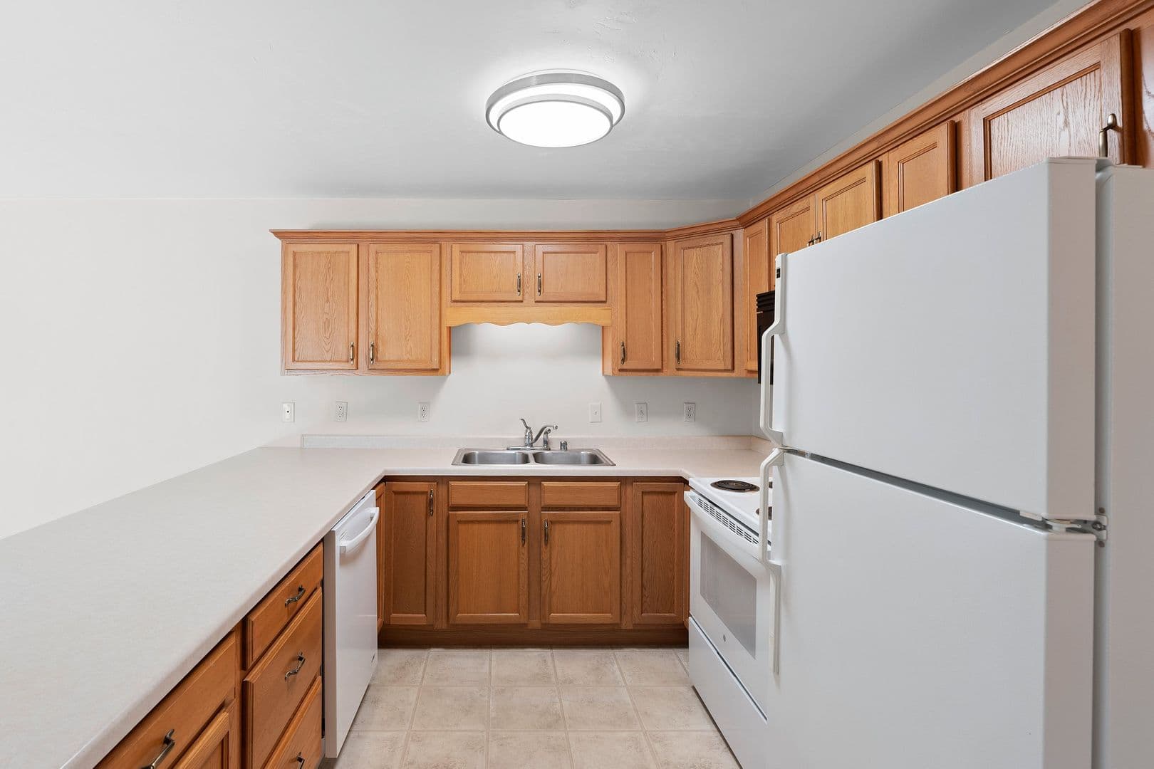 Cecil Apartment: 308 Golfview Road
