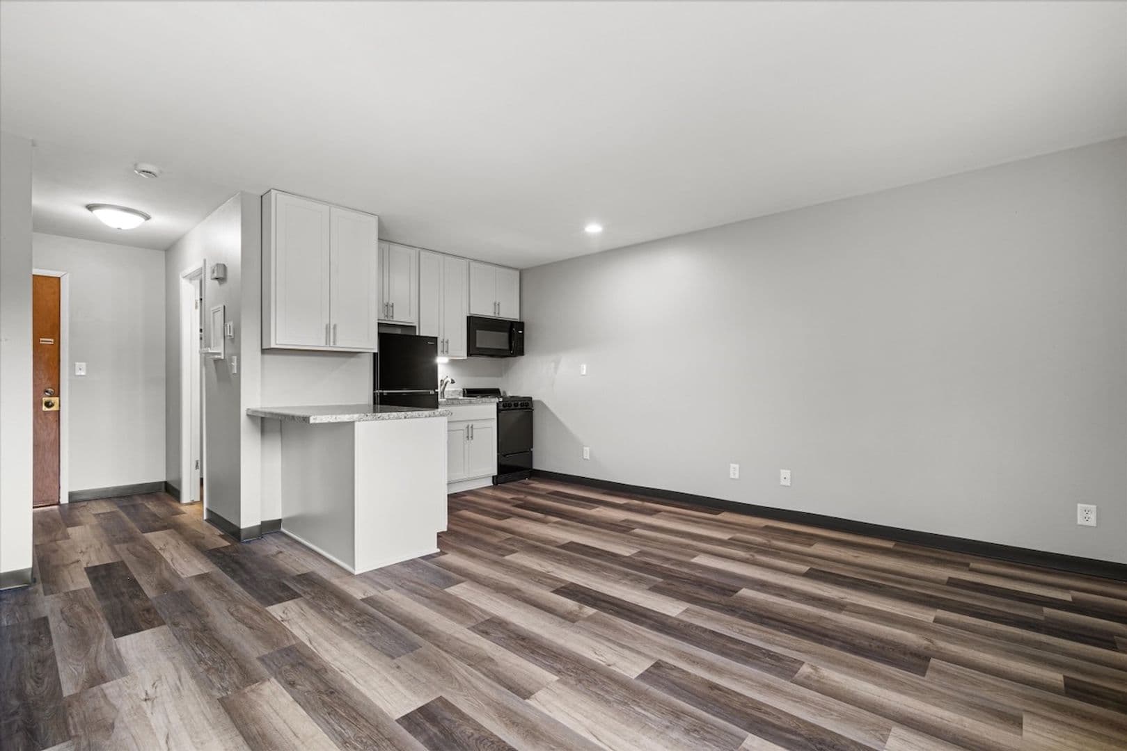 Fond Du Lac Apartment: 202 E. Rees Street