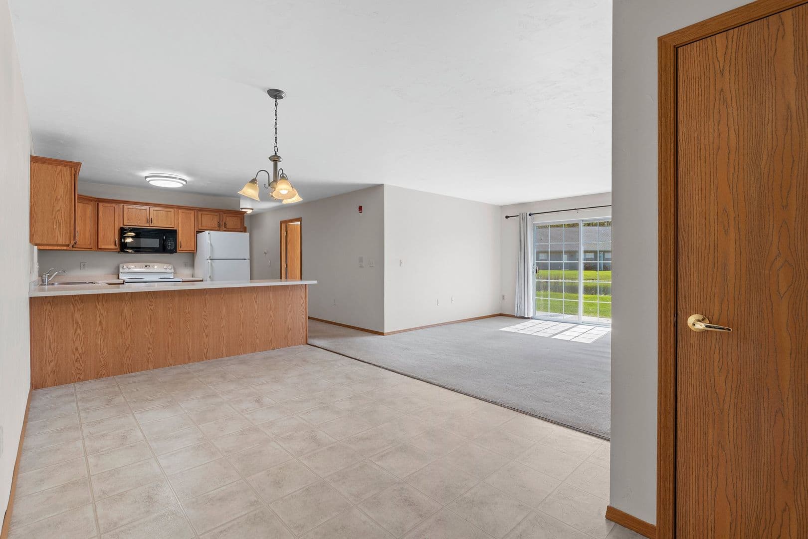 Cecil Apartment: 304 - 308 Golfview Road