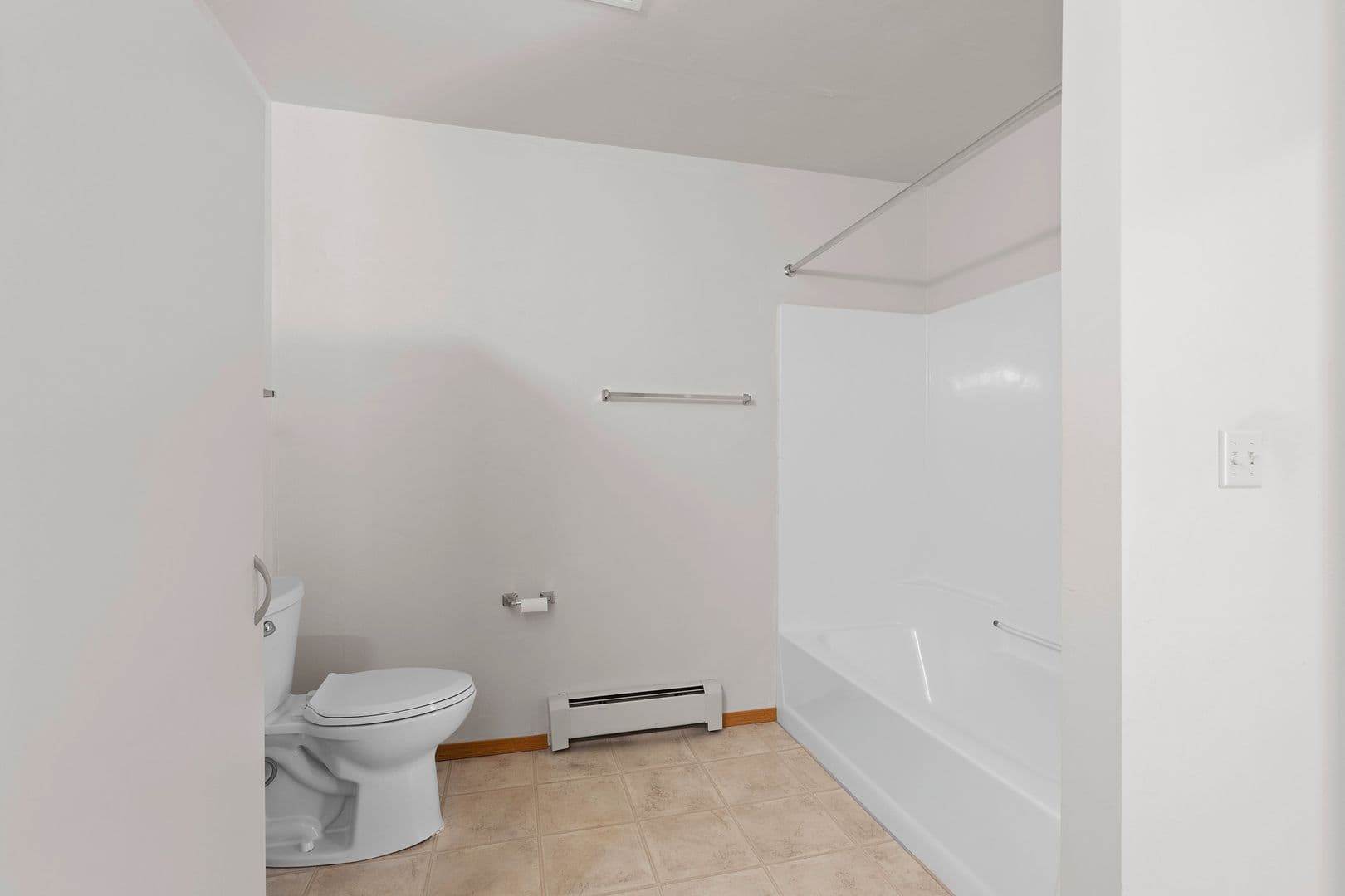 Cecil Apartment: 308 Golfview Road