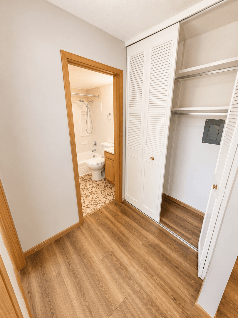 Sparta Apartment: 604 N Black River St