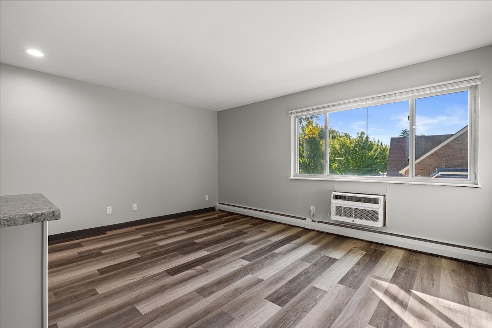 Fond Du Lac Apartment: 202 E. Rees Street