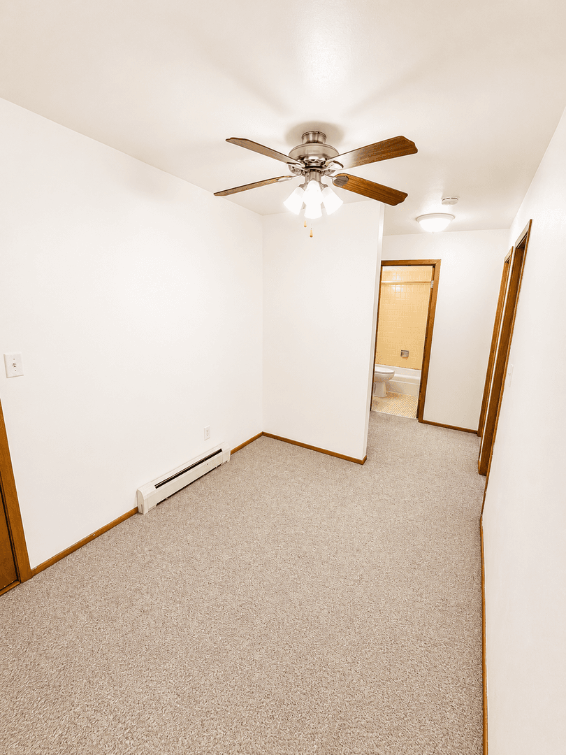 Sparta Apartment: 604 N Black River St