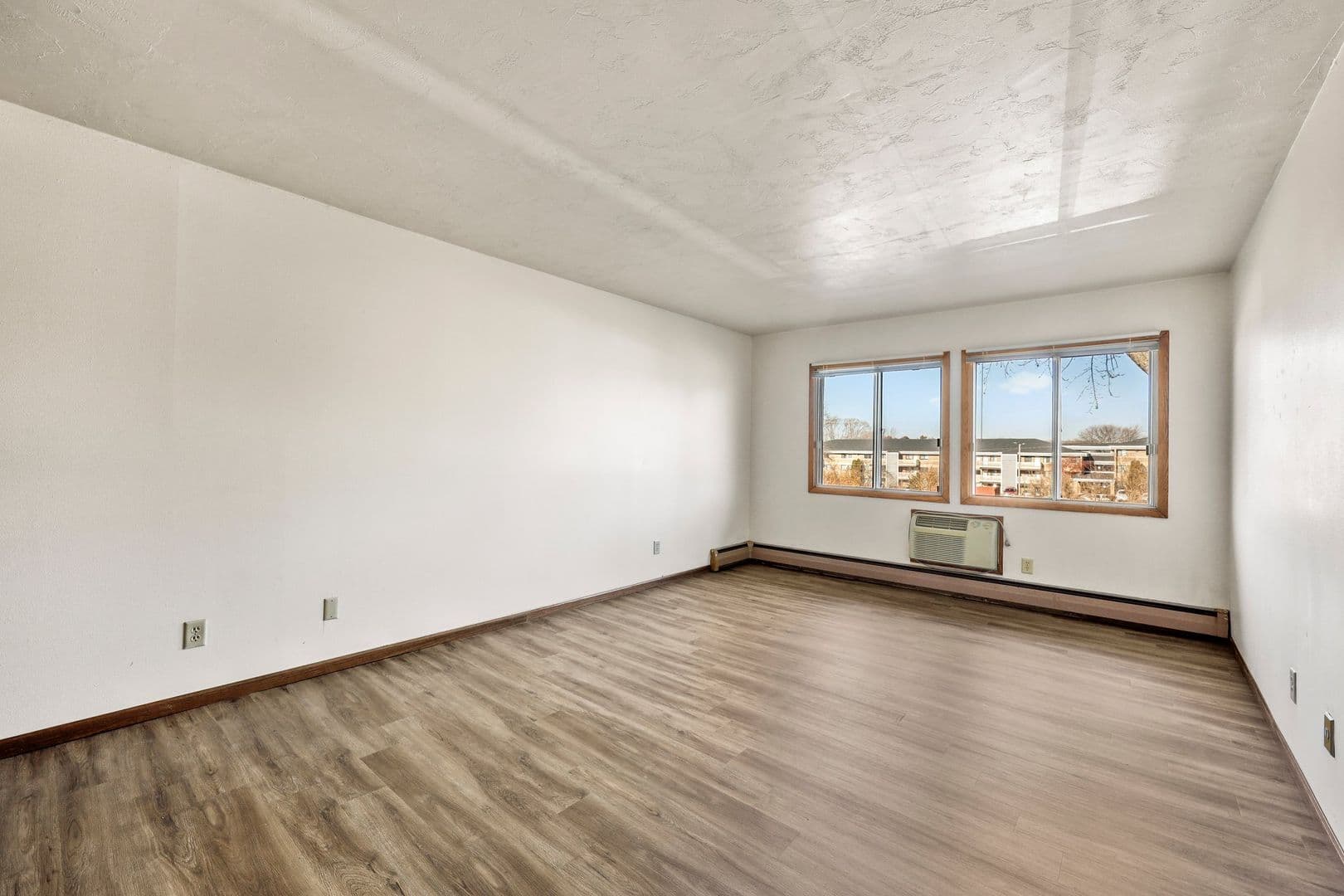 Whitewater Apartment: 1156 W Carriage Drive