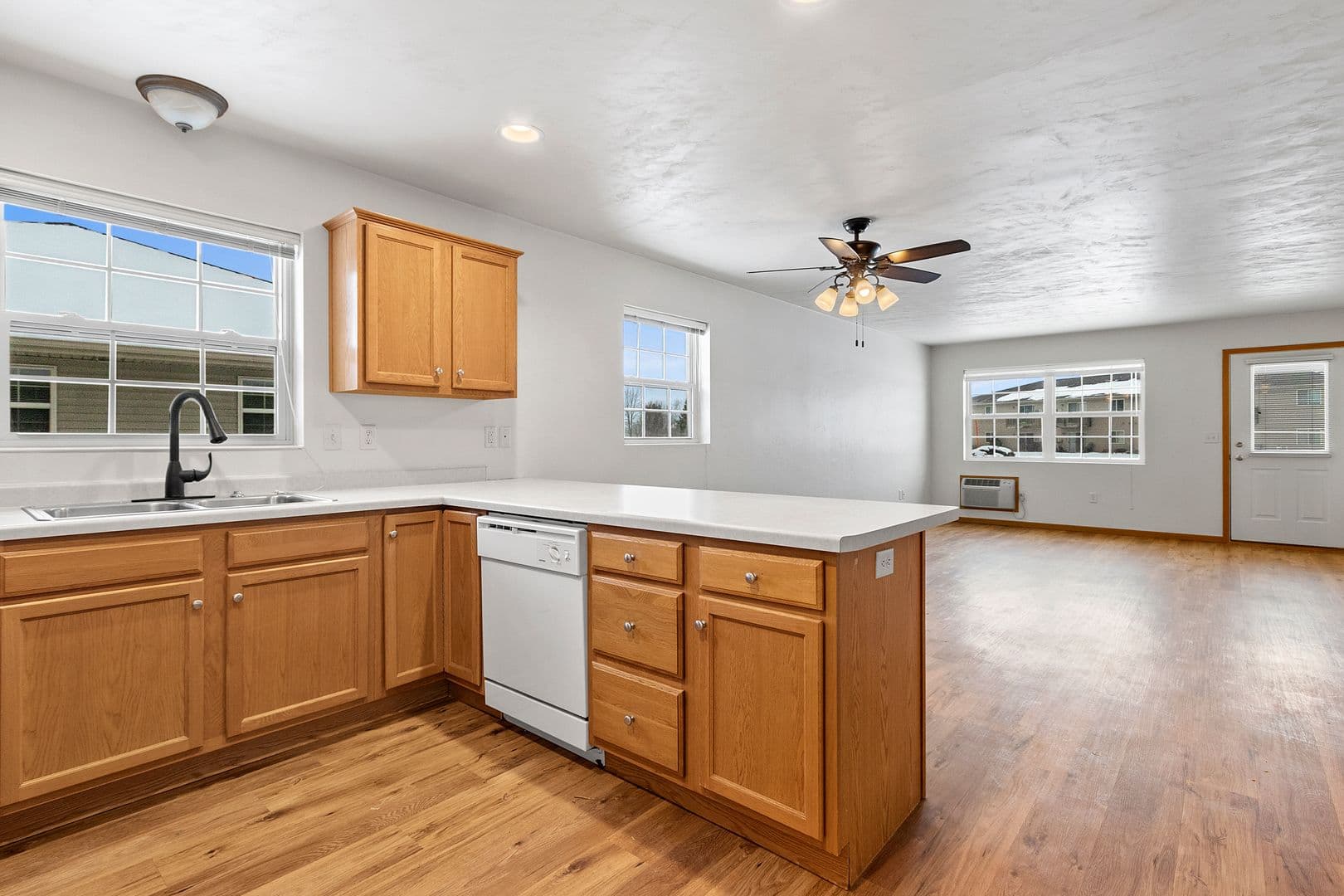Cecil Apartment: 363 Meadowview Road