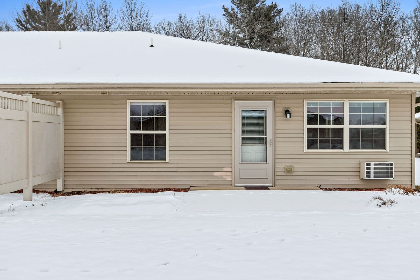 Cecil Apartment: 304 - 308 Golfview Road