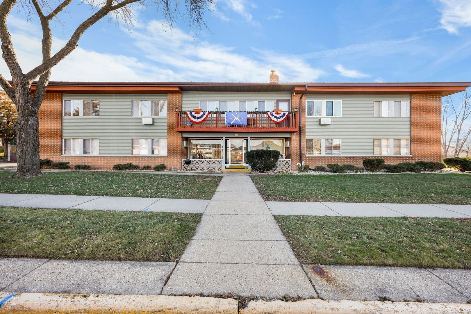 Whitewater Apartment: 1121 W. Carriage Dr.
