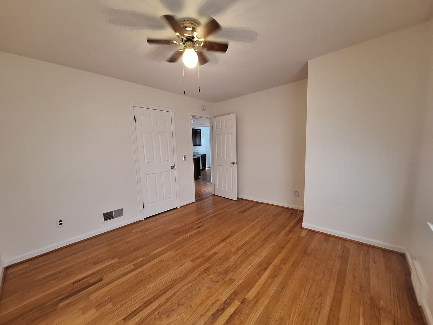 Livonia House: 9918 Woodring