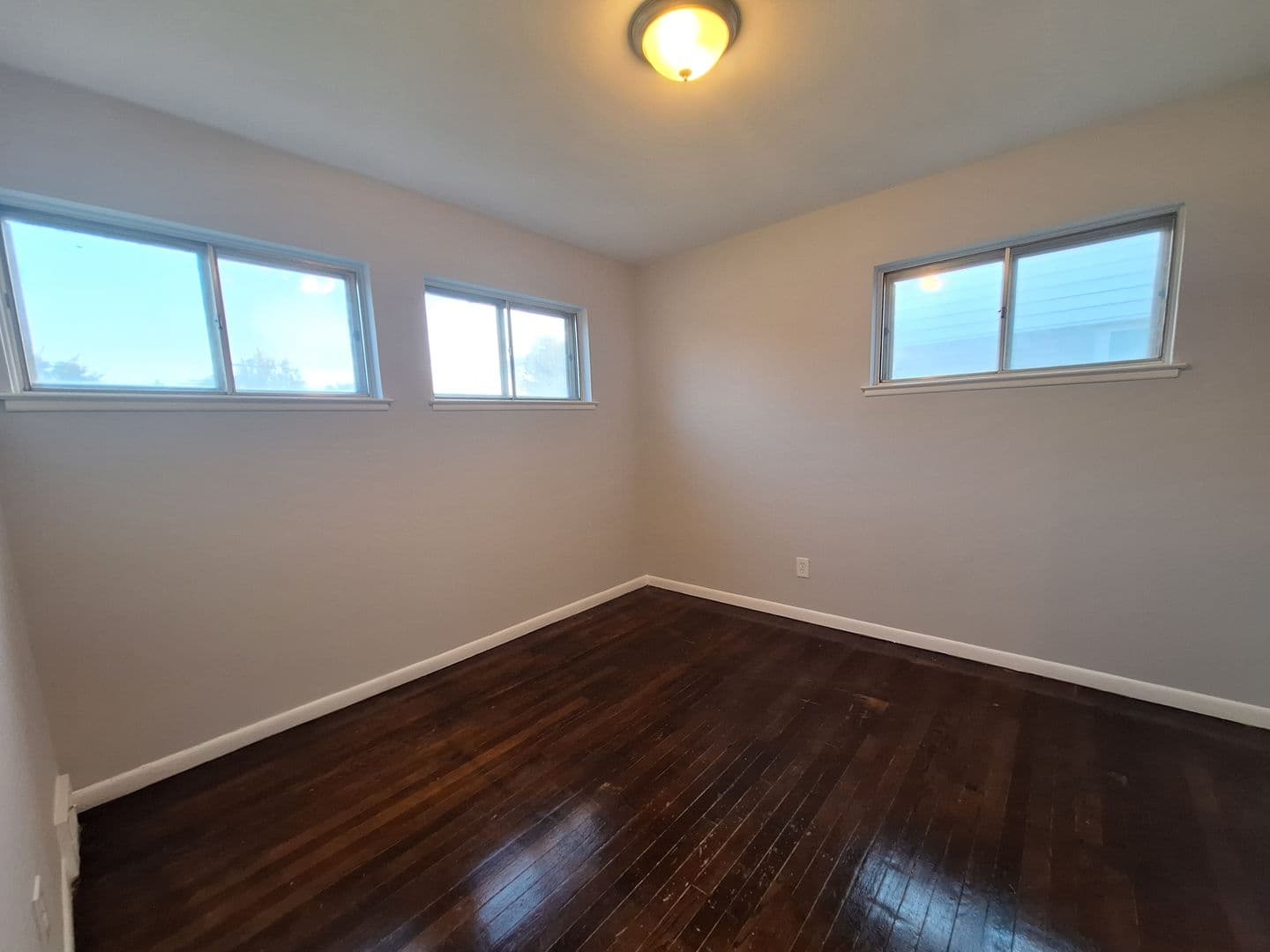 Roseville House: 18069 Marquette