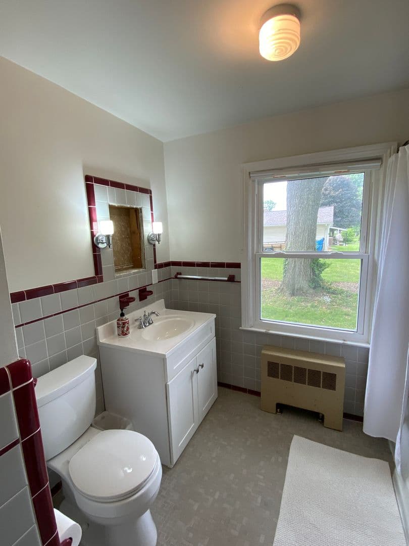 Armada House: 73837 Floral St
