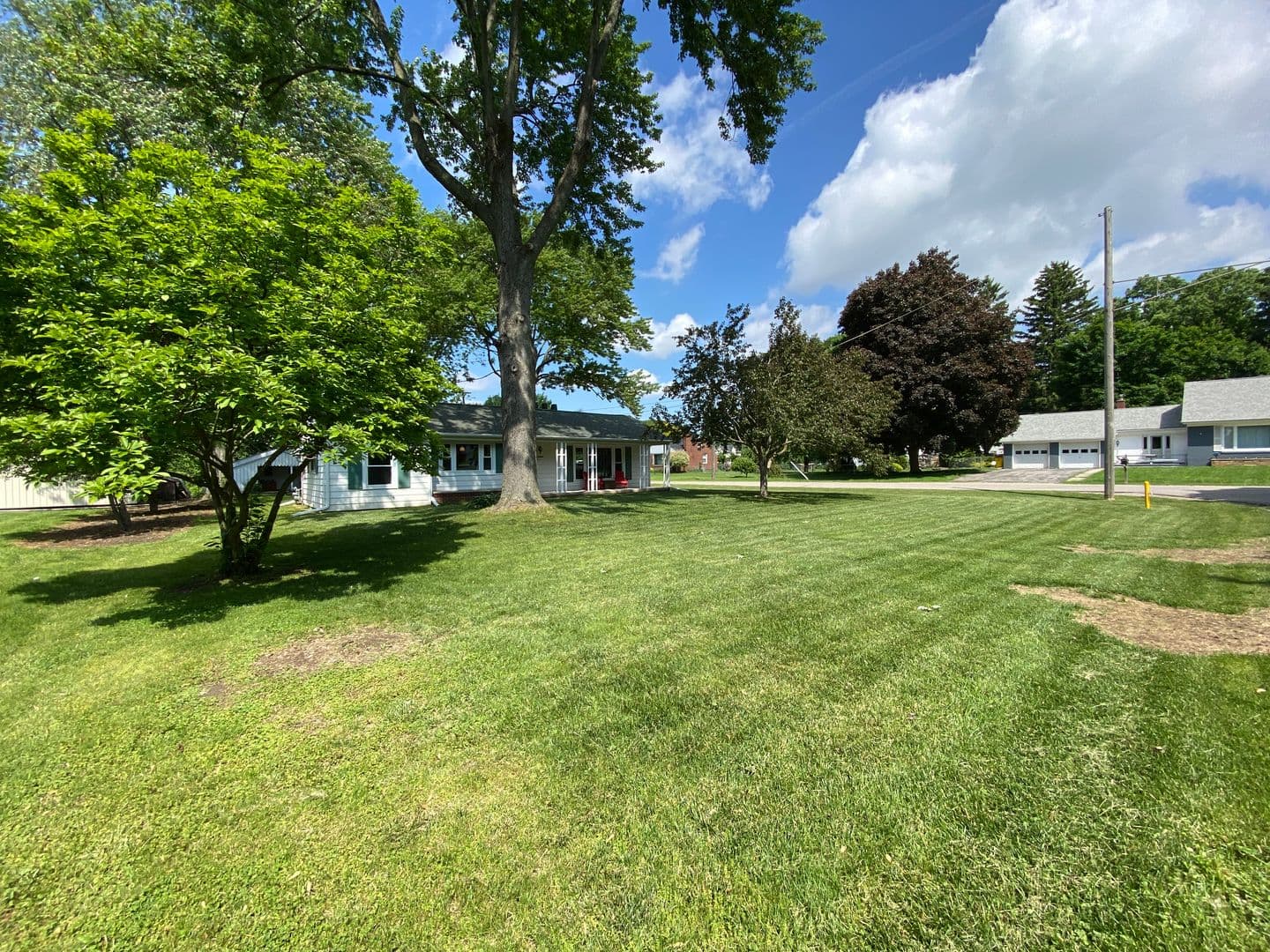 Armada House: 73837 Floral St