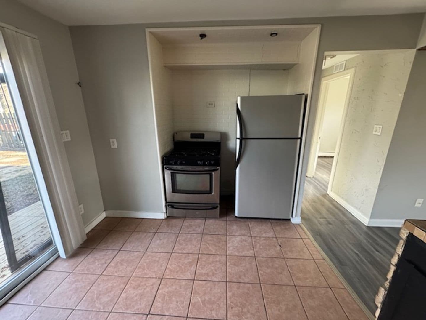 Roseville House: 26160 Nagel