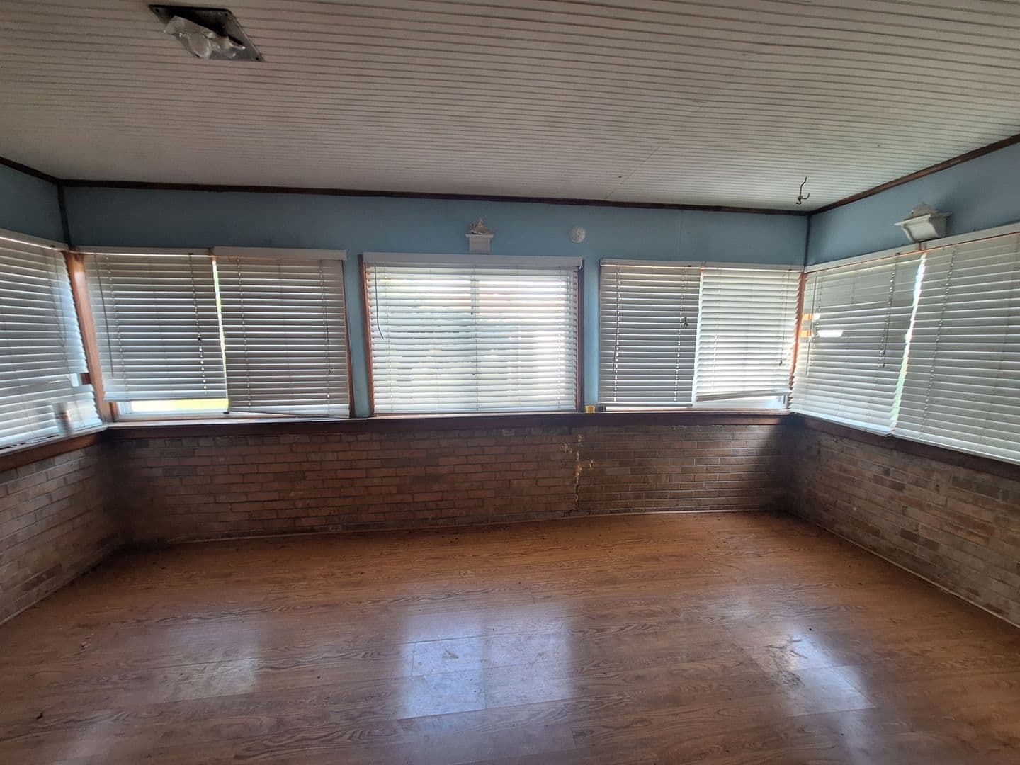 Detroit House: 18420 Sunset St