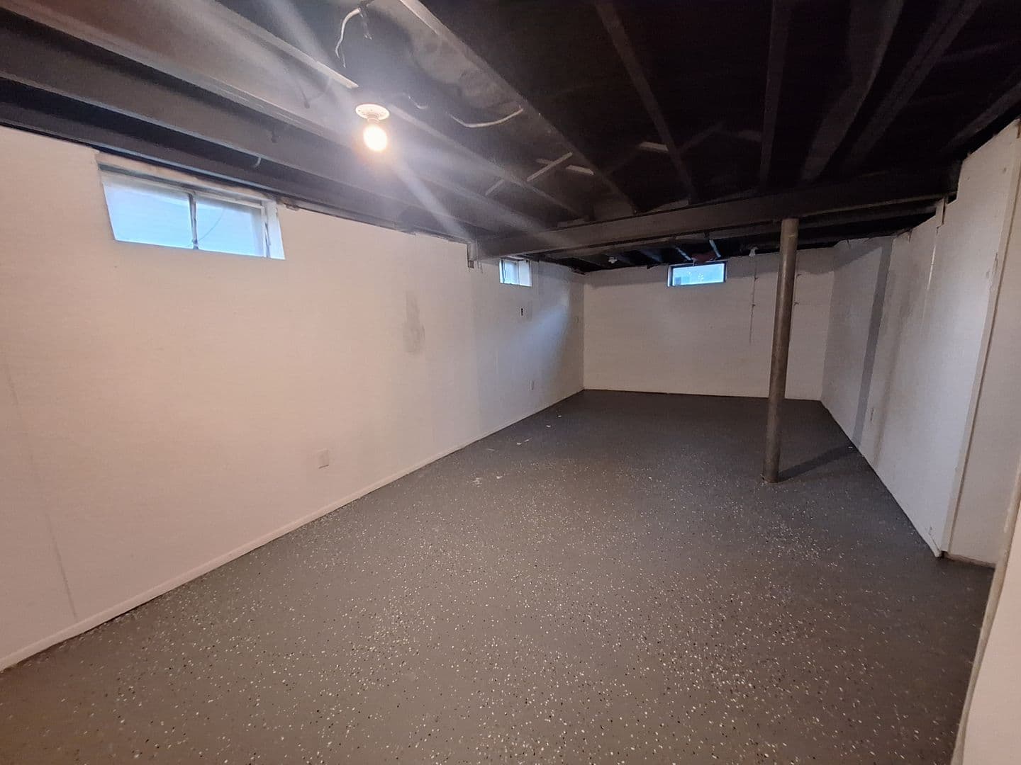 Roseville House: 18069 Marquette