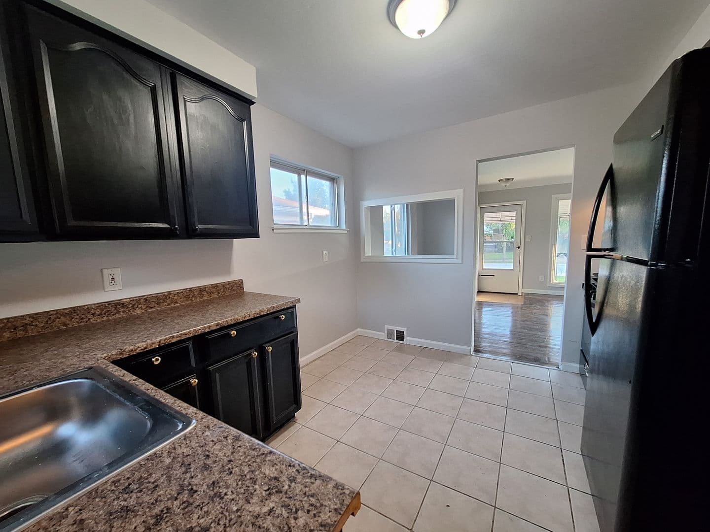 Roseville House: 18069 Marquette