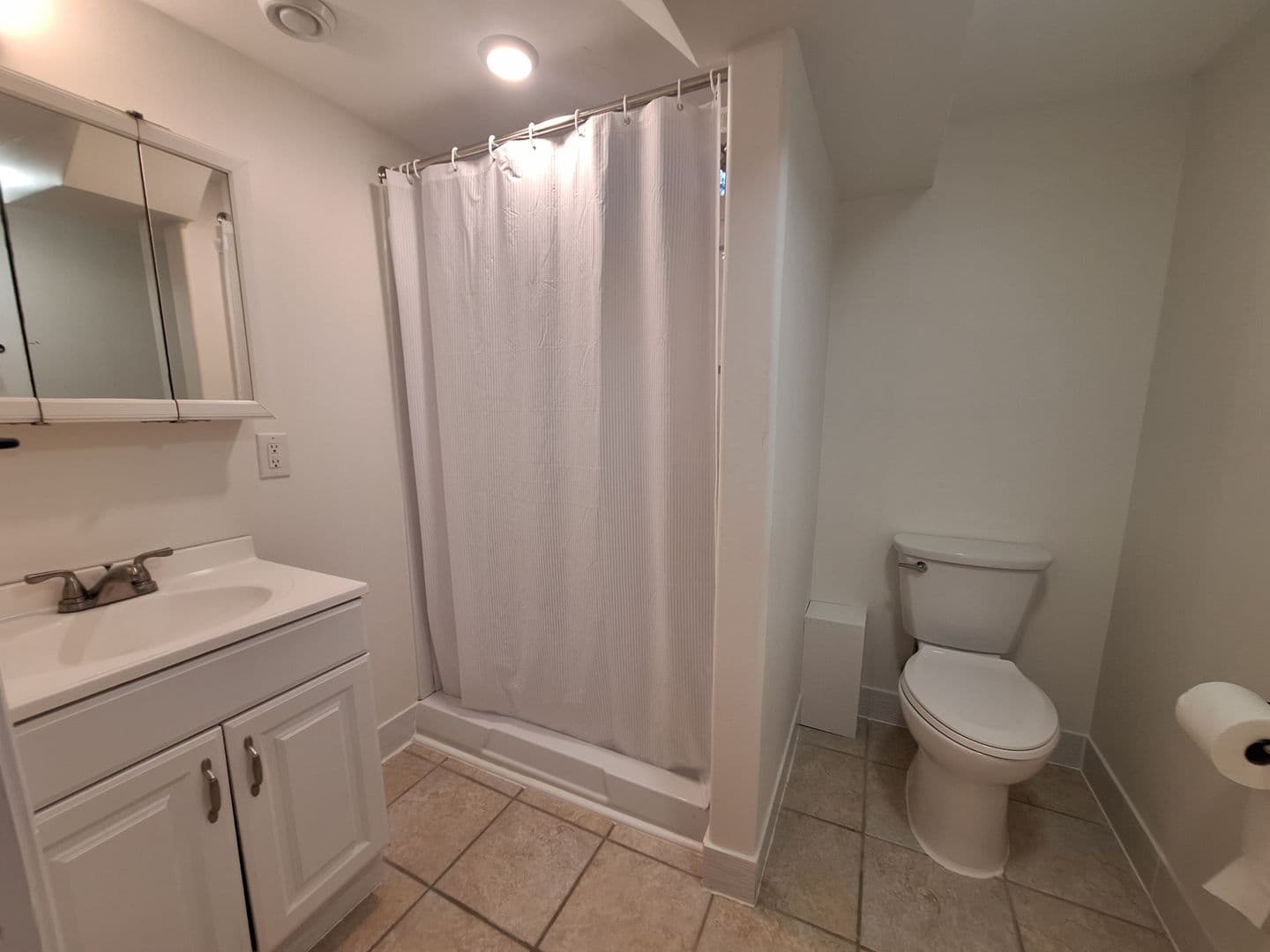 Livonia House: 9918 Woodring