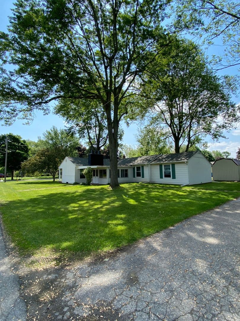 Armada House: 73837 Floral St