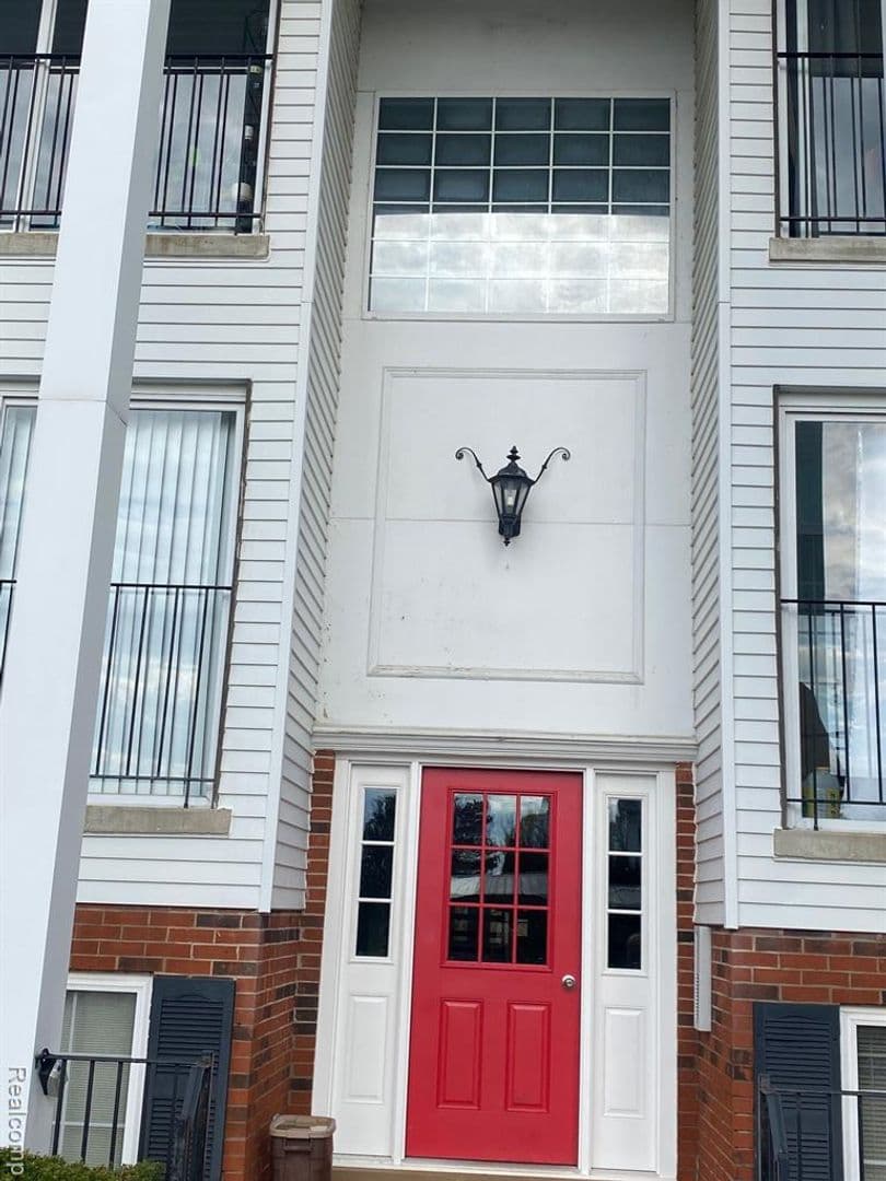 Rochester House: 420 Baldwin Ave