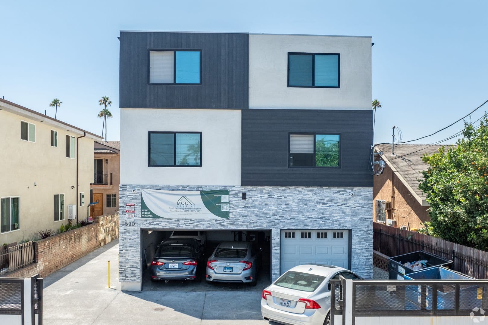 Los Angeles Apartment: 1530 West 37th Street