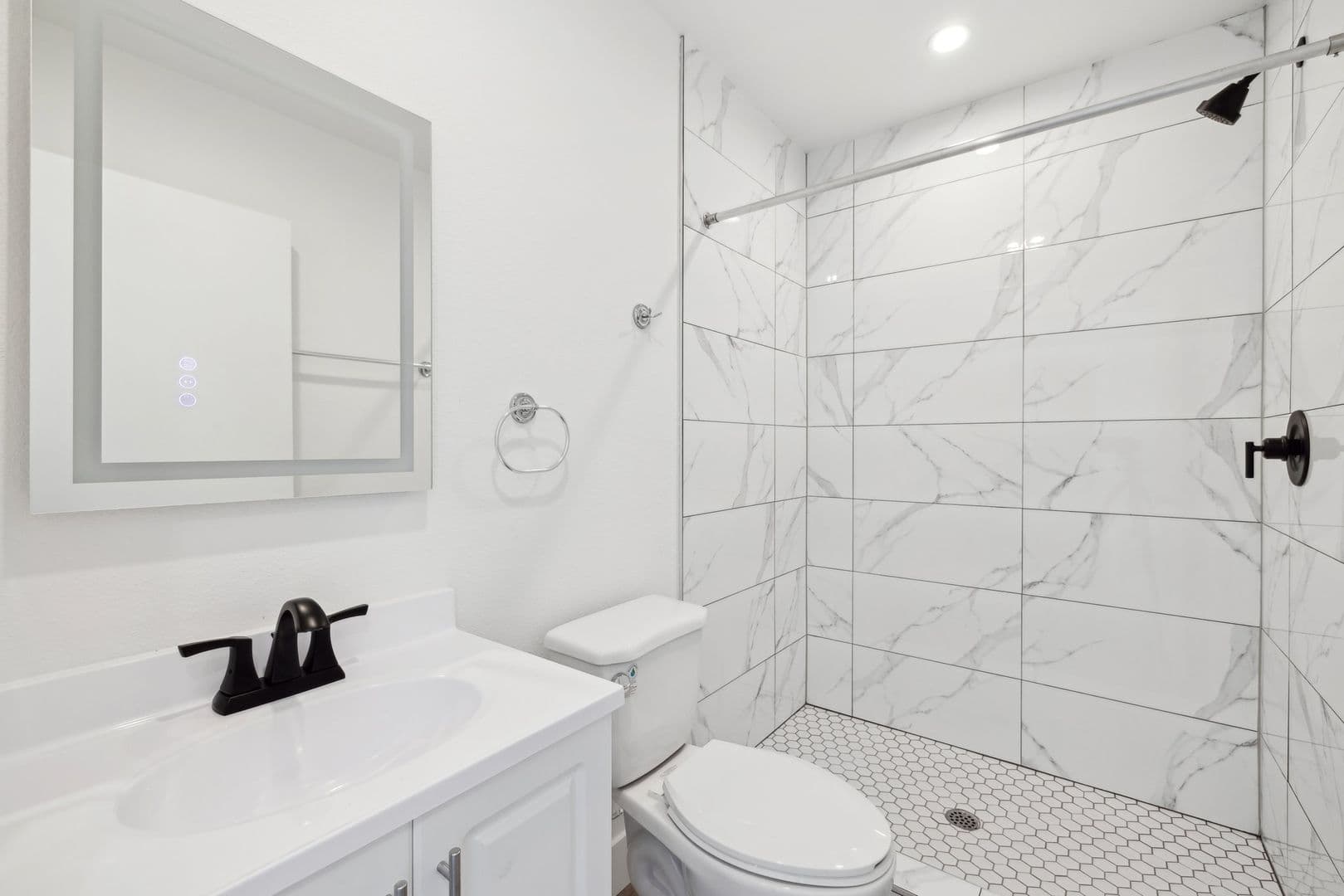 Los Angeles Apartment: 5401 Carlin Street