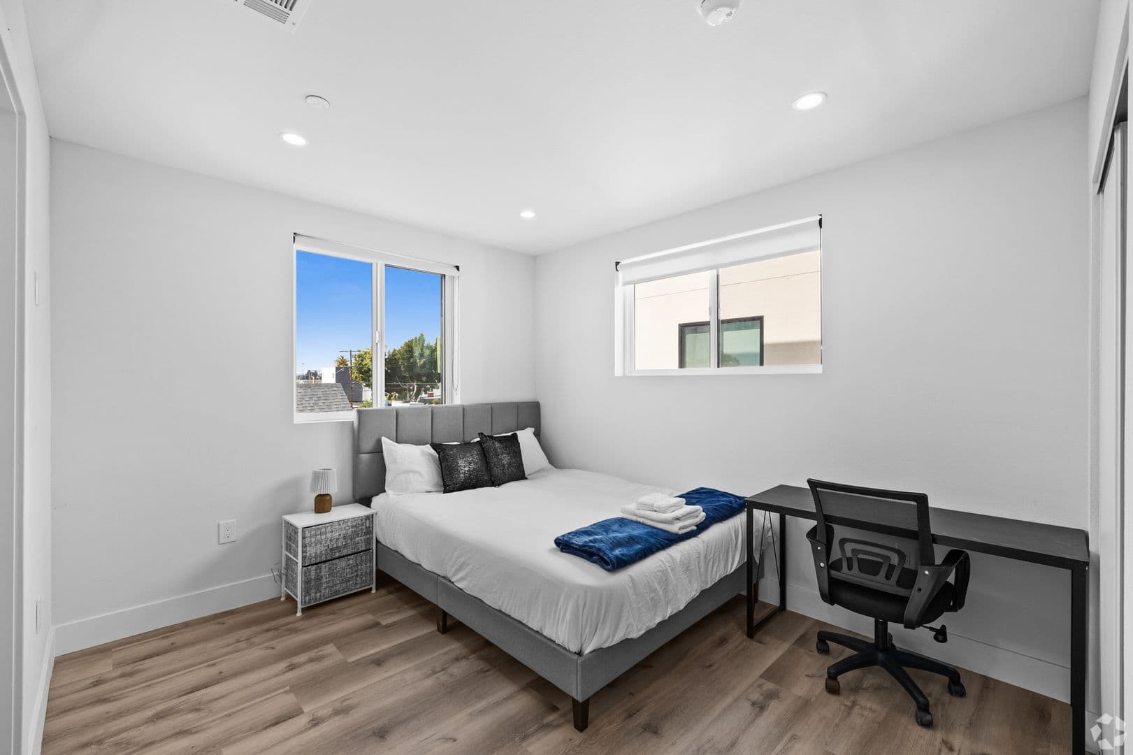 Los Angeles Apartment: 1252 West 37th Street