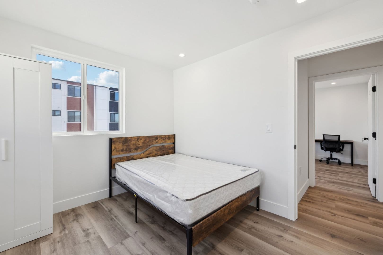 Los Angeles Apartment: 1314 West 35th Place
