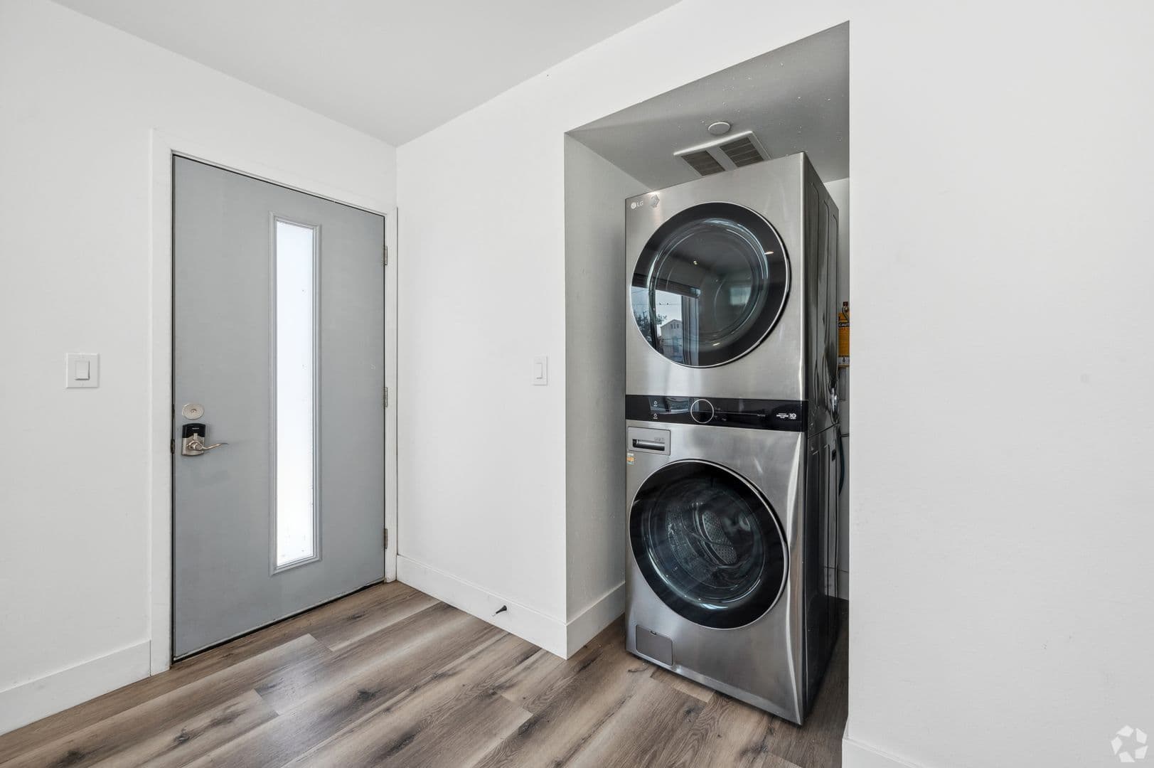 Los Angeles Apartment: 1314 West 35th Place