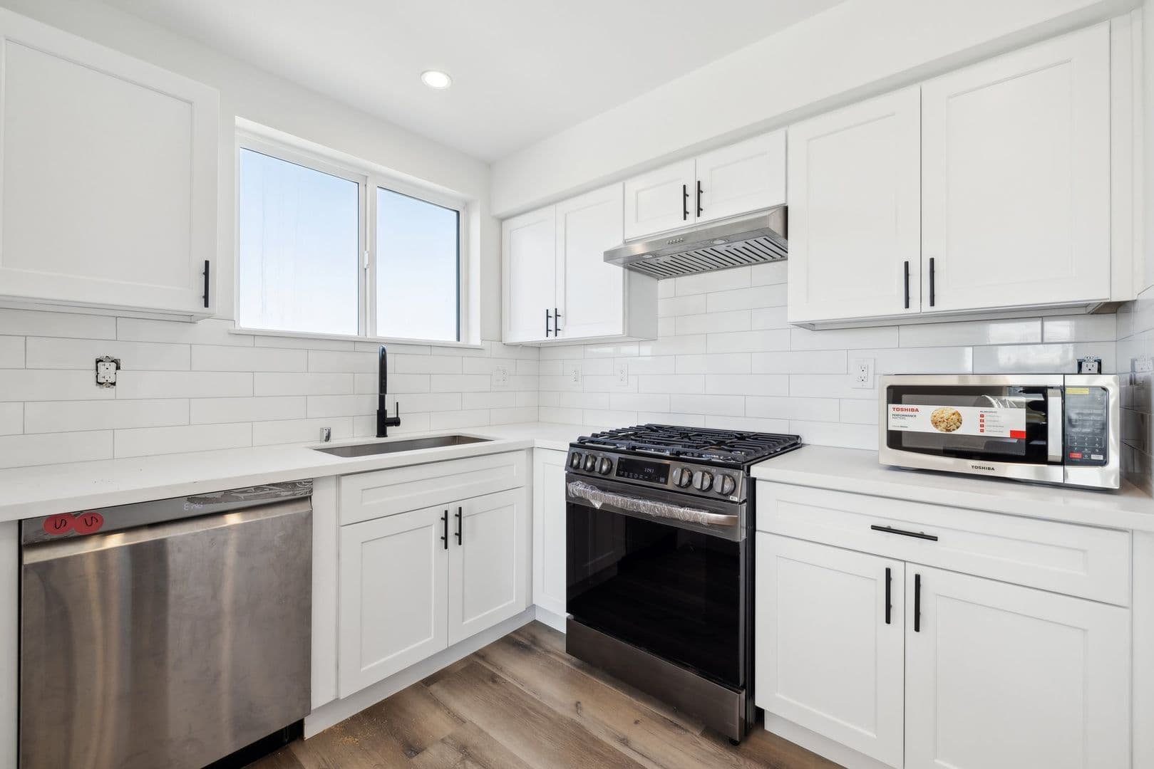 Los Angeles Apartment: 1314 West 35th Place
