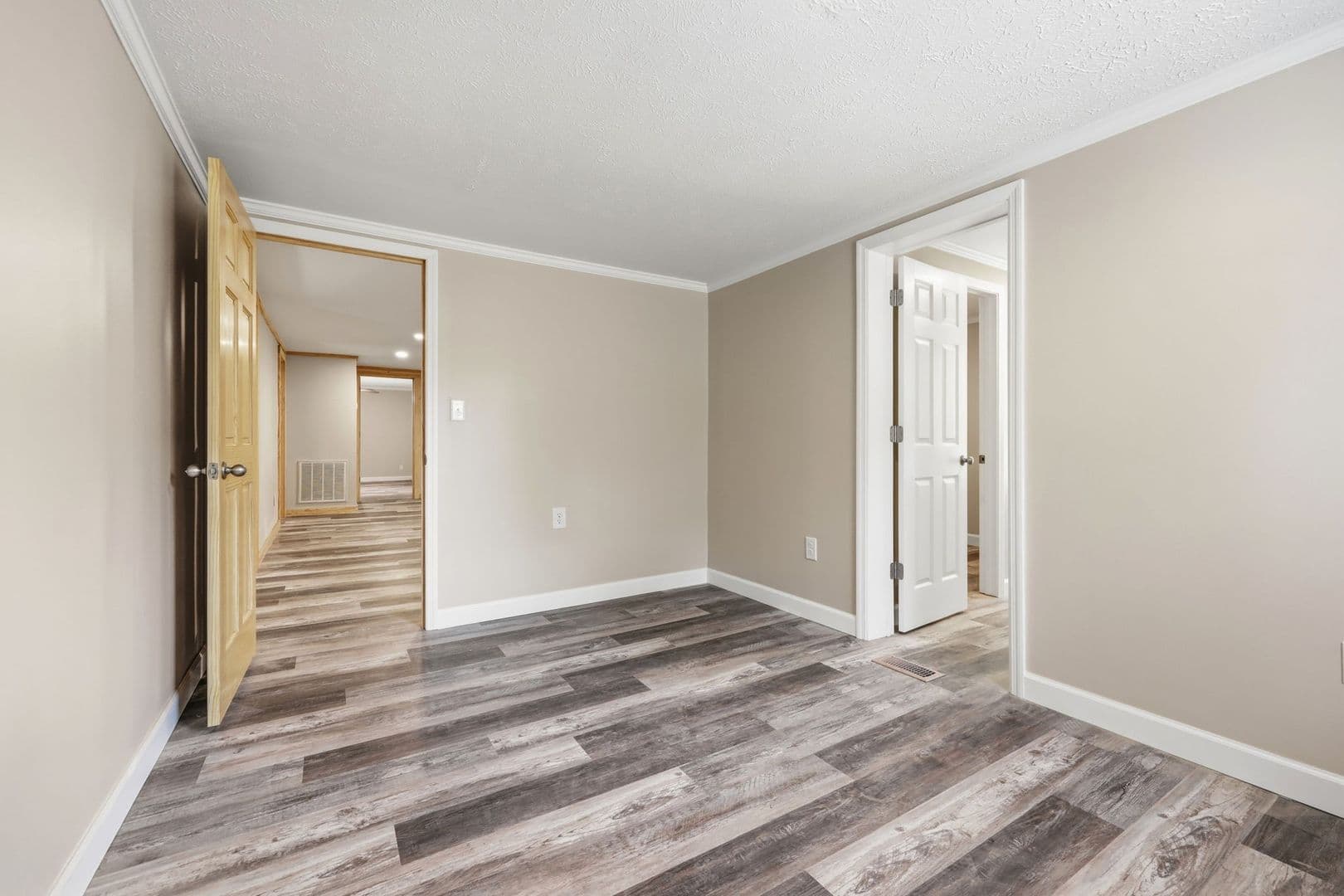 Aberdeen House: 3156 Reservation Road