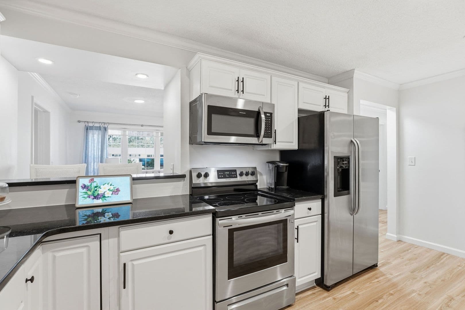 Southern Pines House: 1425 Central Drive