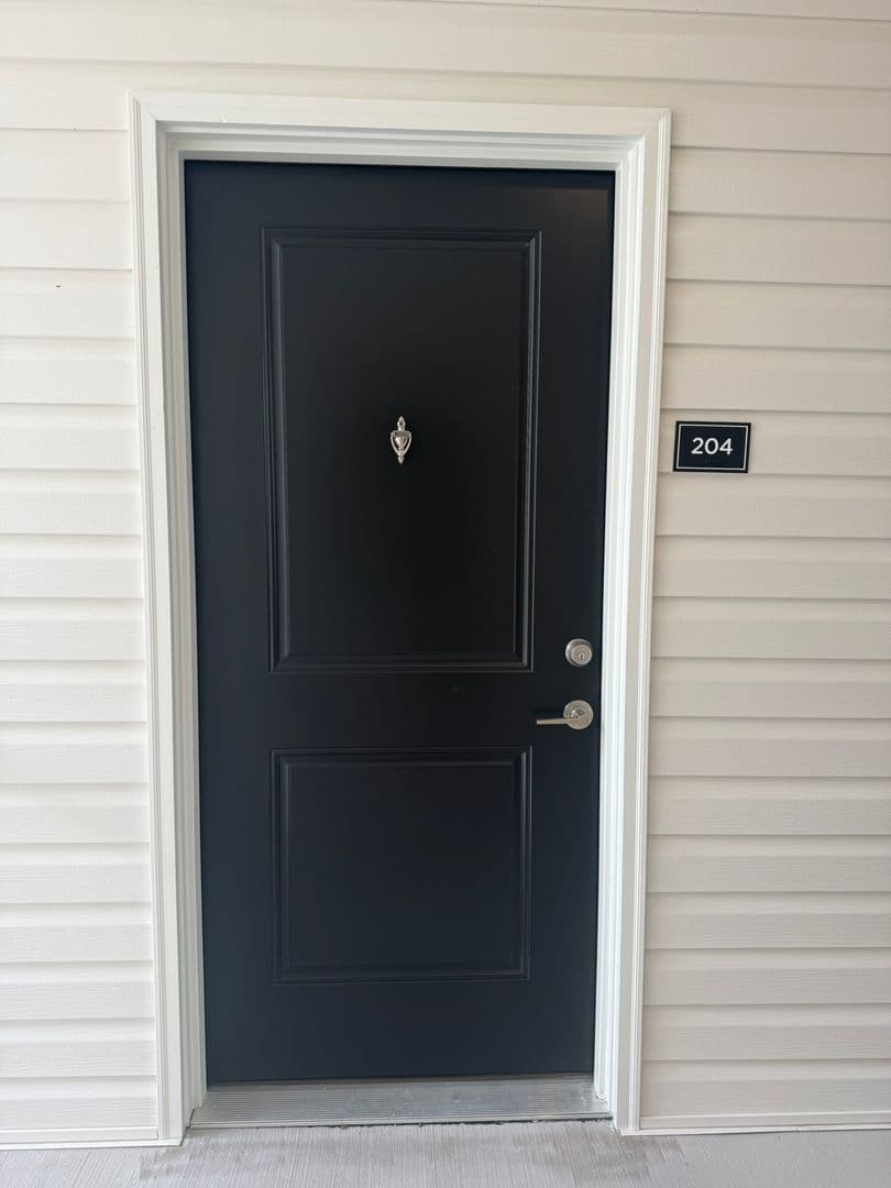 Vass Apartment: 520 Trove Lane