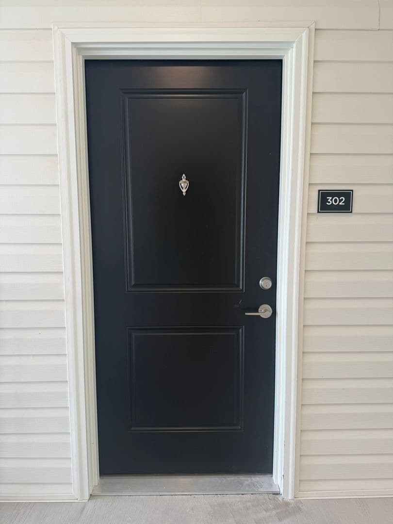 Vass Apartment: 520 Trove Lane
