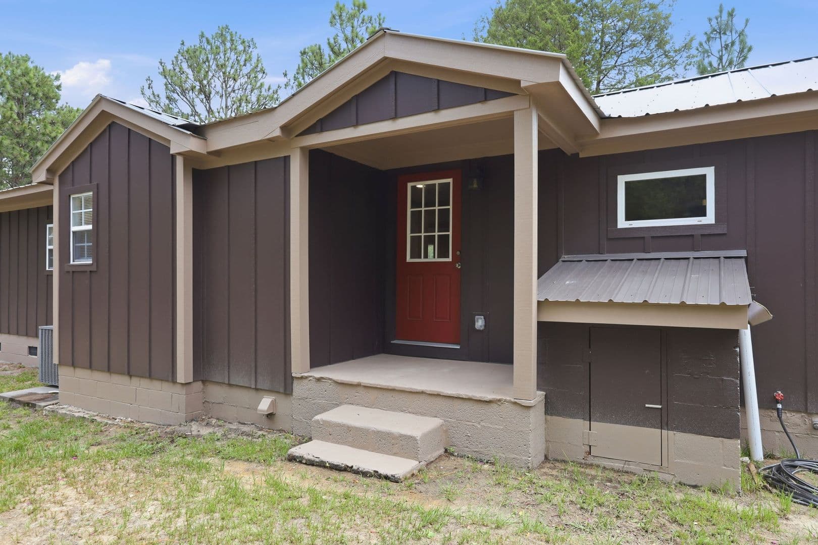 Aberdeen House: 3156 Reservation Road