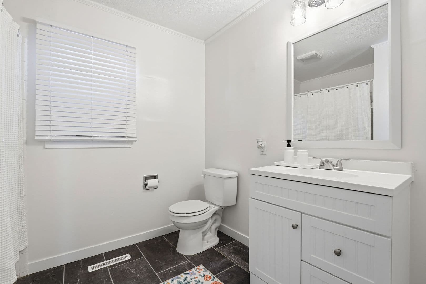 Southern Pines House: 1425 Central Drive
