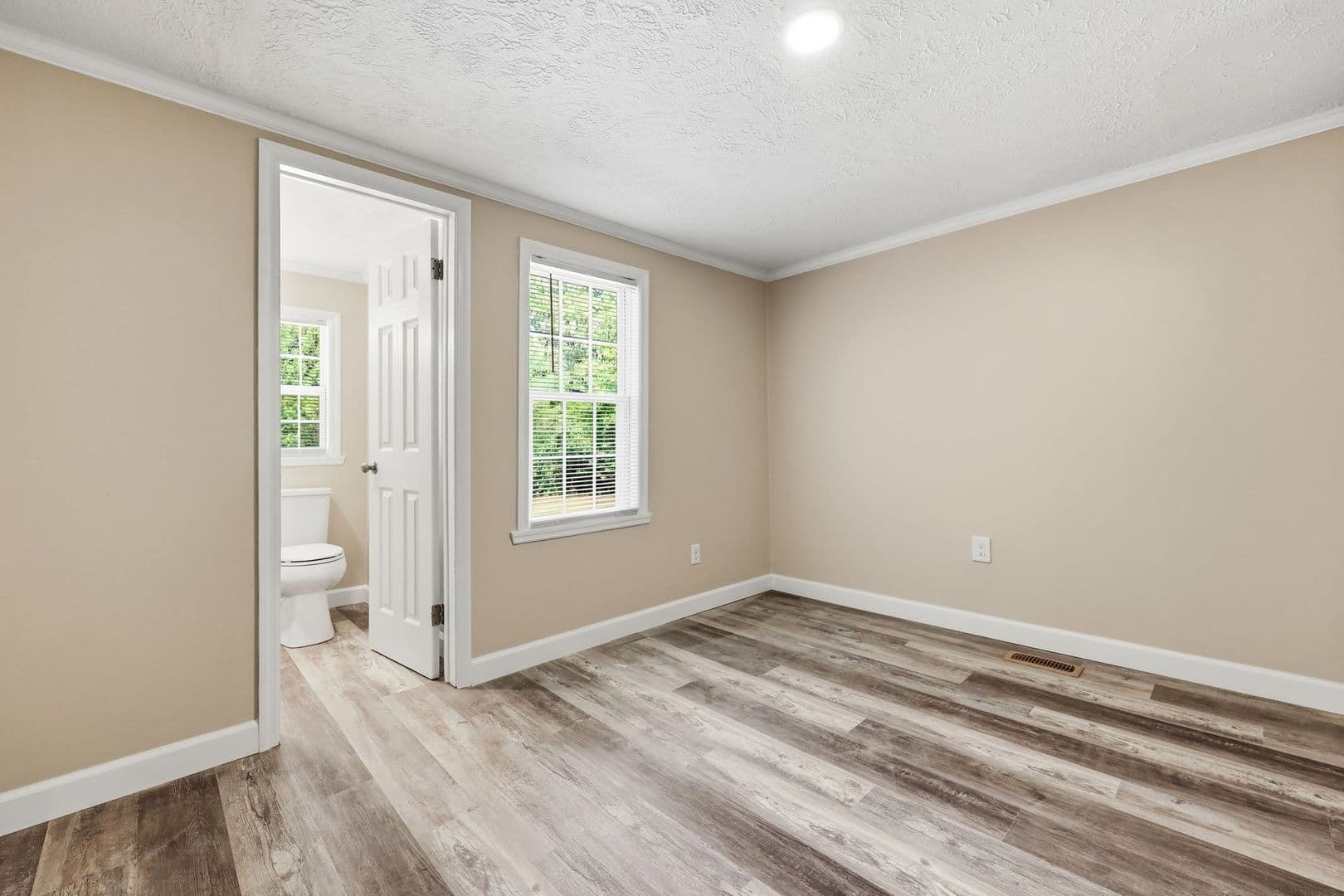 Aberdeen House: 3156 Reservation Road