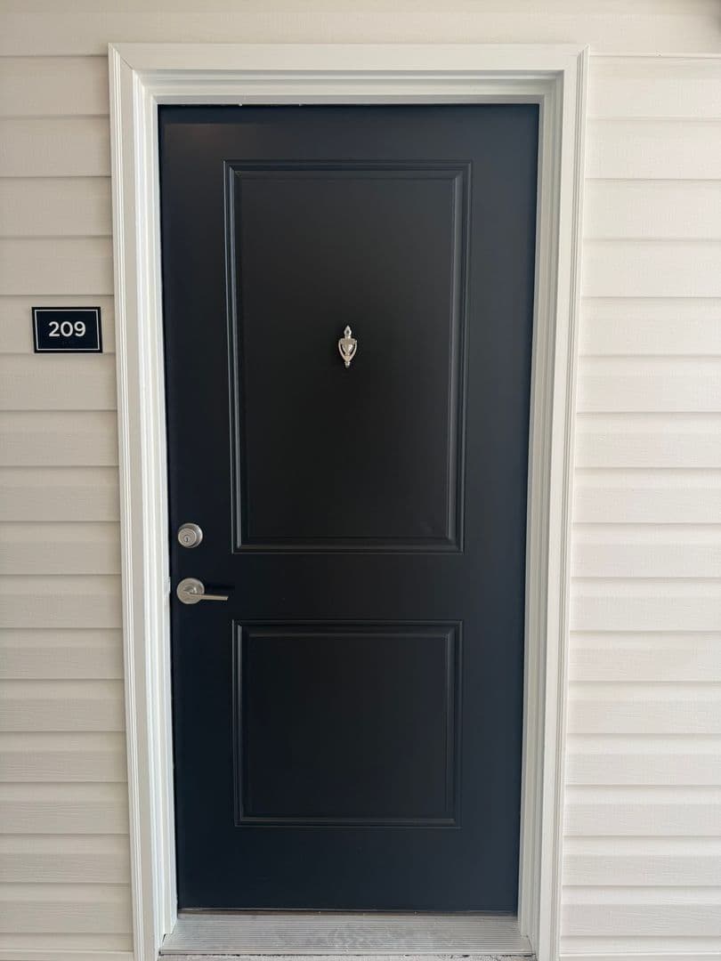 Vass Apartment: 520 Trove Lane