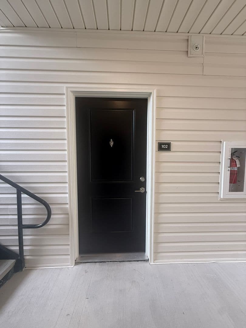 Vass Apartment: 520 Trove Lane