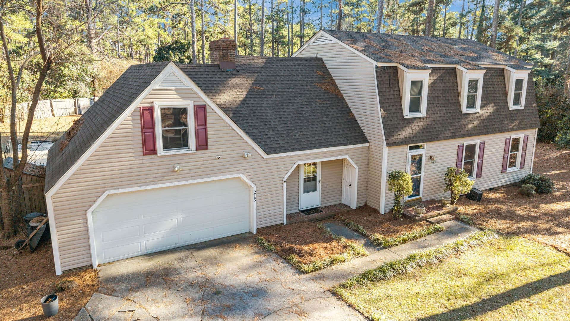 Southern Pines House: 215 Canterbury Road