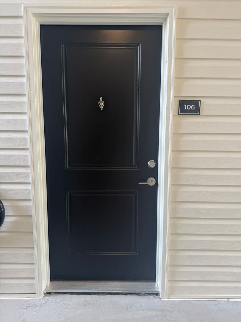 Vass Apartment: 520 Trove Lane