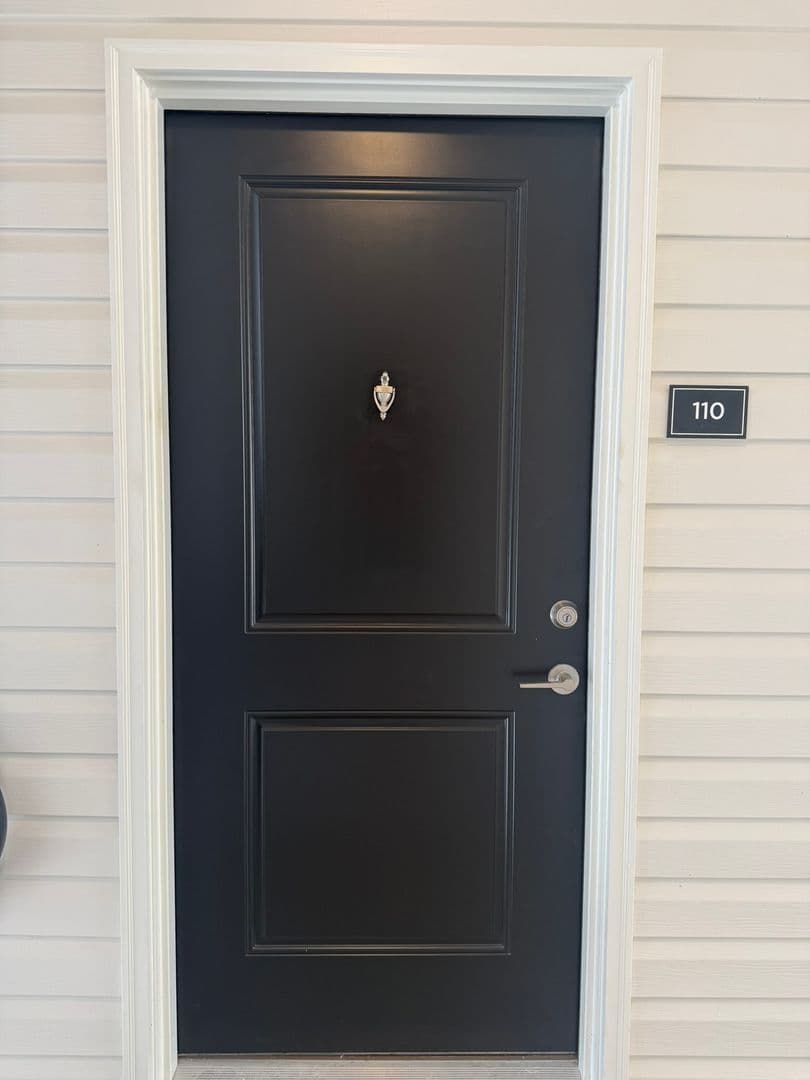 Vass Apartment: 520 Trove Lane