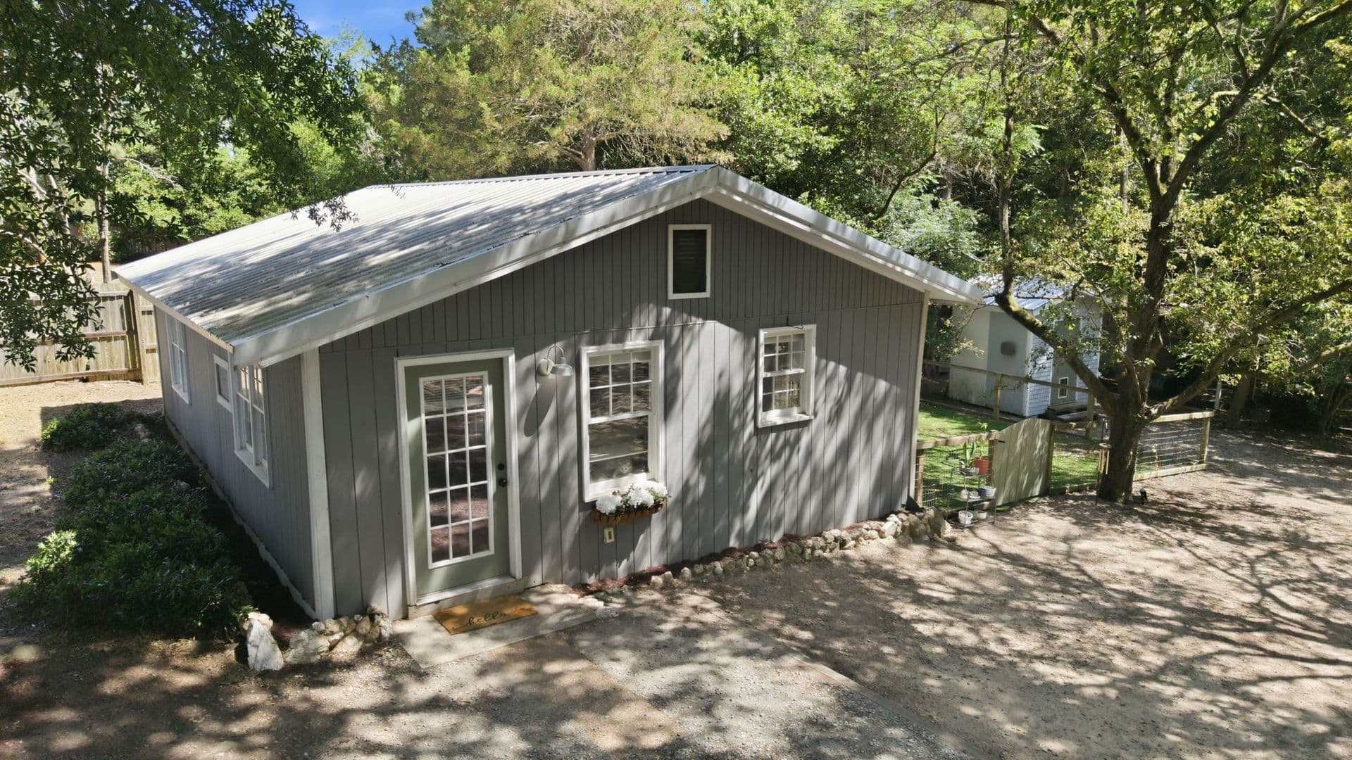 Southern Pines House: 1425 Central Drive