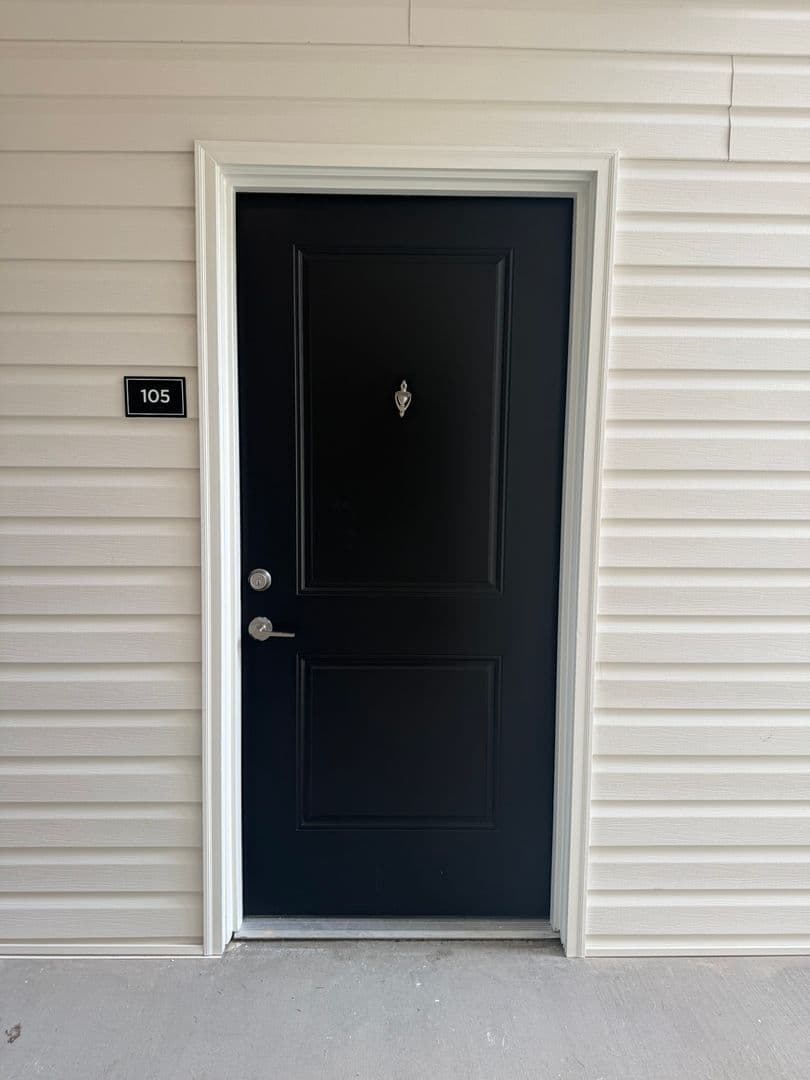 Vass Apartment: 520 Trove Lane