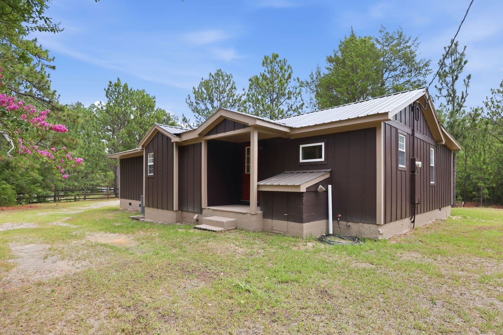 Aberdeen House: 3156 Reservation Road
