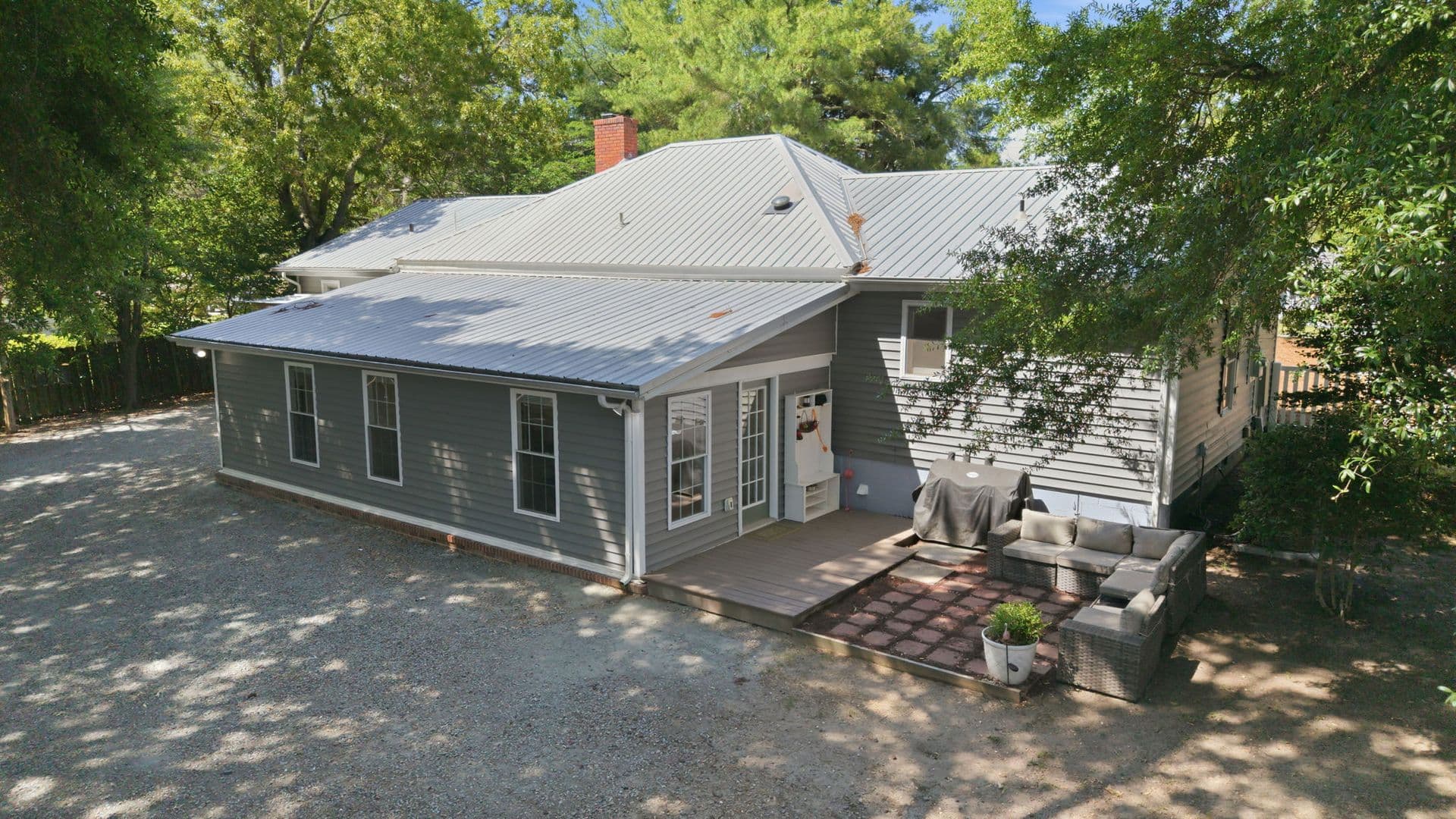 Southern Pines House: 1425 Central Drive