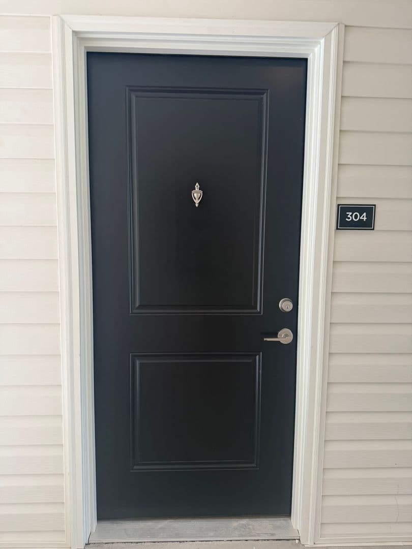 Vass Apartment: 520 Trove Lane